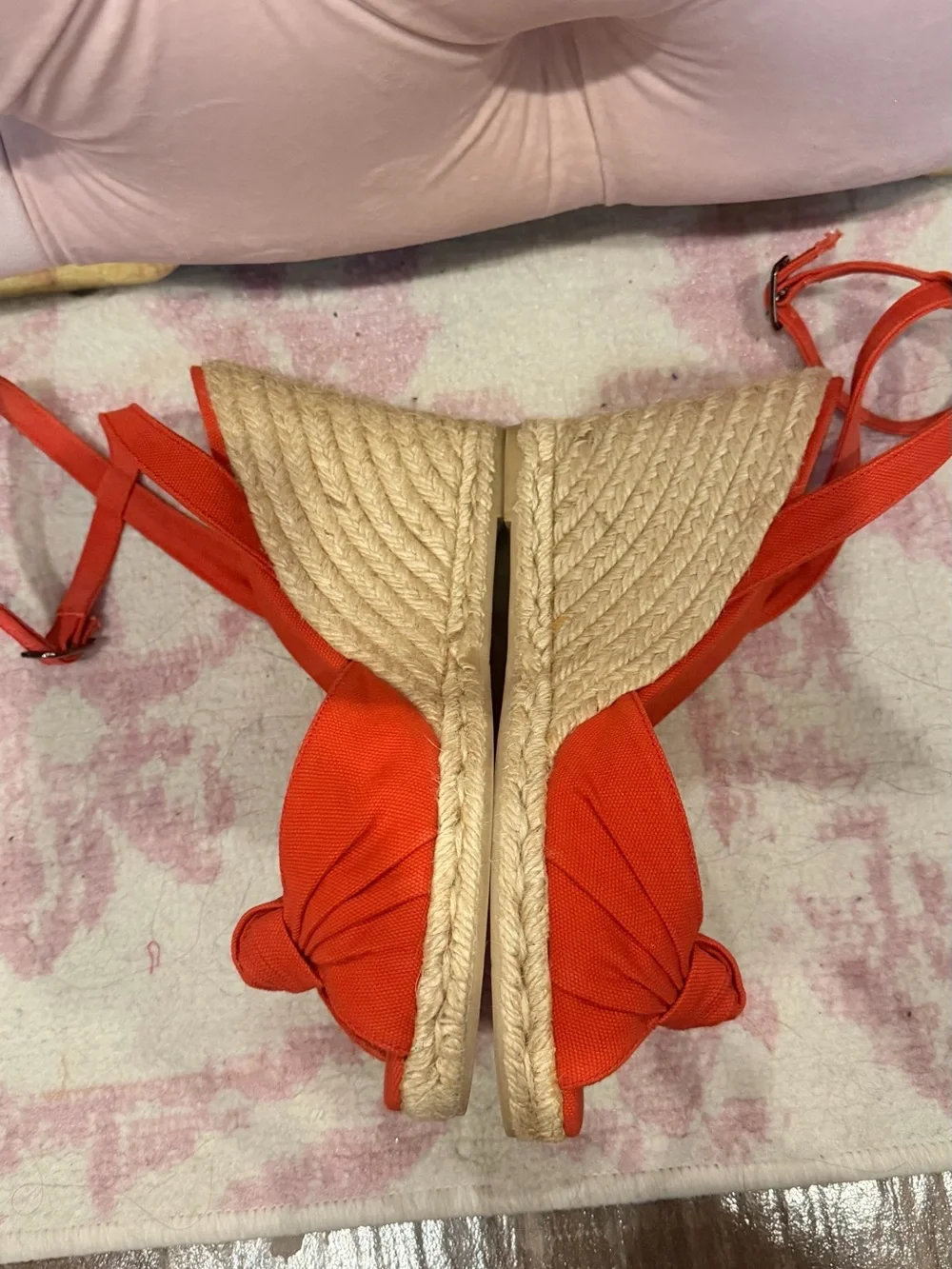 Castaner red wedge